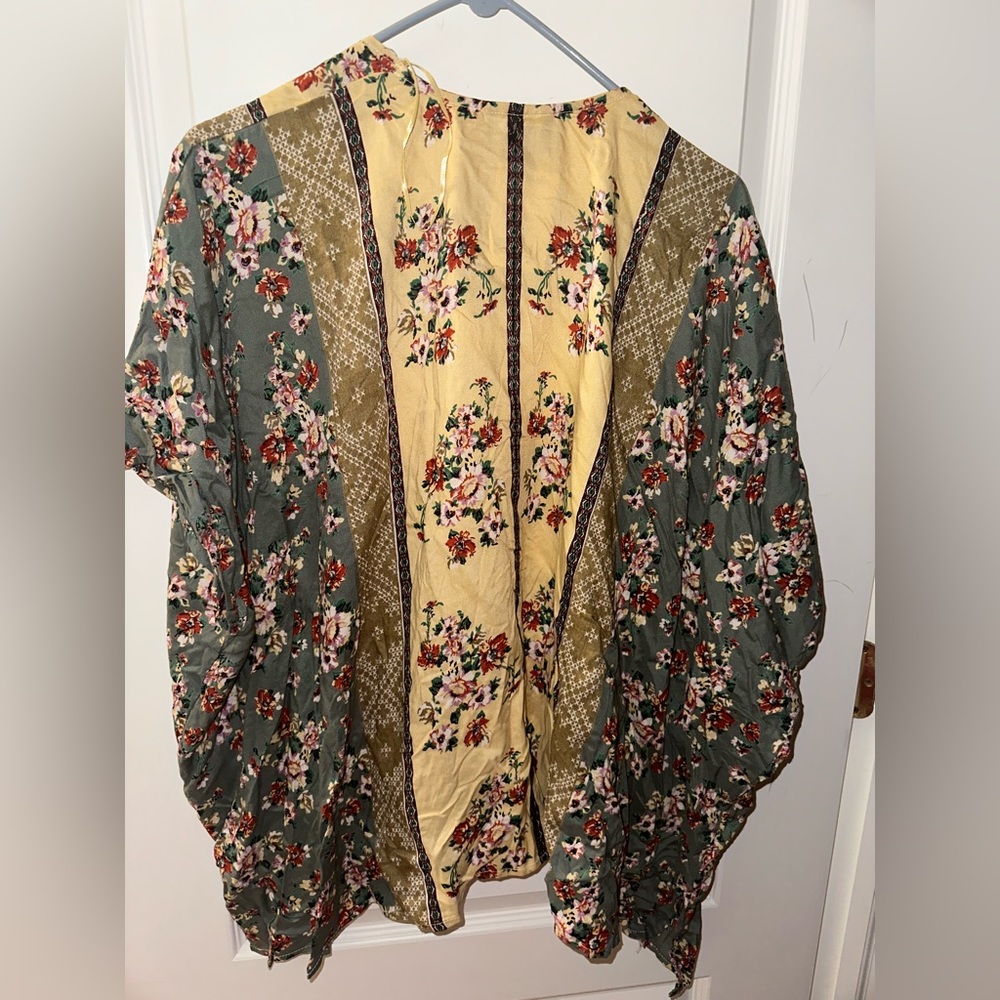 Women Floral Open Front Top